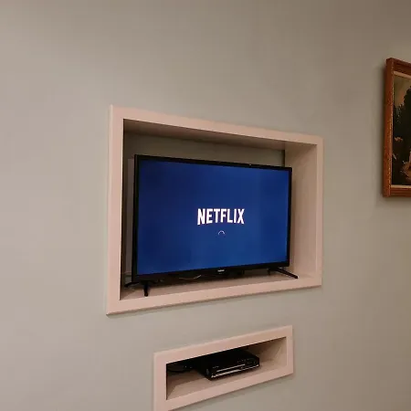 Place To In Tirana, Blloku, Pallat Agimi Apartmán *